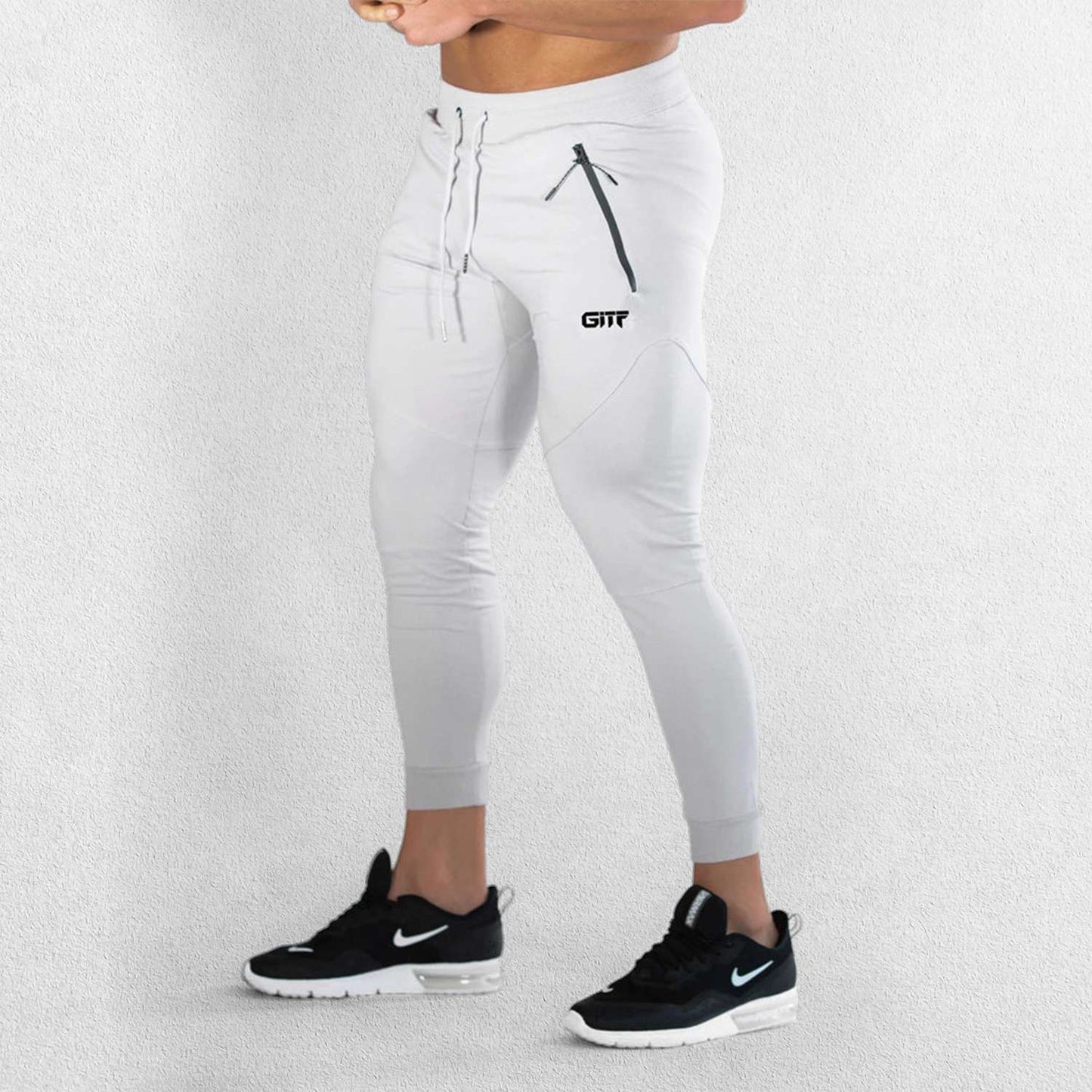 Breathable Men’s Training Joggers with Adjustable Drawstring and Storage Pockets